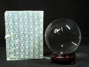 神秘的！！中国古玩 硝子玉 ガラス 置物 飾り物 風水 台座付 木製飾り台・箱付 スピリチュアル 1980年代　 KEN512