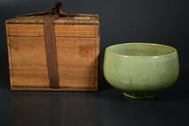 【和　(7786)　時代古作　李朝　青磁輪線文象茶碗　高麗青磁　保管箱有　茶道具_画像1