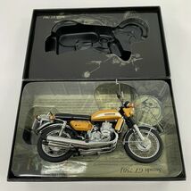 ミニチャンプス 1/12 Suzuki スズキ GT 750J Water Cooled 1972 イエロー《フィギュア・山城店》◆O3426_画像3