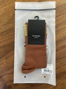  бесплатная доставка новый товар Rapha Pro команда носки old gold / темный темно-синий M размер постоянный черновой . носки 