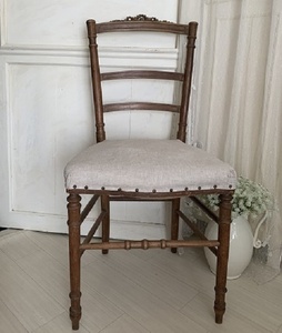 フランスアンティーク ナポレオン3世時代　リボンチェア　ウォールナット材　椅子　ディスプレイ