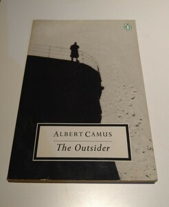 洋書名作 小説 ペーパーバック The Outsider Albert Camus 異邦人 アルベール・カミュ ペンギンブックス