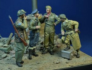 ミリタリー フィギュア 兵士4体 セット 軍人 外国兵 ジオラマ 1/35スケール 未塗装 未組み立て レジン 模型 フィギュア 4フィギュア G071