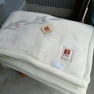 長期保管品 新品・未使用 《京都西川 ローズ毛布》毛布 ブランケット 140×200 寝具 アウトドア キャンプ 布団/ガ箱 1129-3