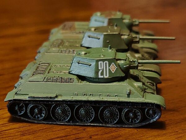 ワールドタンクミュージアム 1/144 T-34/76 1942年型 3種類セット オリーブグリーン、ダークグリーン、2色迷彩