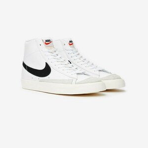 ナイキ 30cm ブレザー ミッド '77 ビンテージ ホワイト ブラック 税込定価14300円 NIKE BLAZER MID 77 VNTG メンズ スニーカー 天然皮革