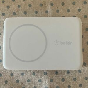 ベルキン　boost↑charge MagSafe対応　磁気ワイヤレスモバイルバッテリー　ホワイト 