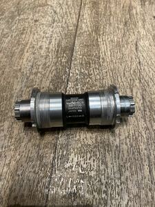 ピスト　競輪　シマノ　dura ace BB-7700. BC1.37 109.5ボトムブラケット 