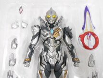 S.H.Figuarts　ウルトラマントリガー 中古品_画像4