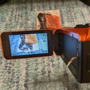 0512u0539 JVC KENWOOD JVC ビデオカメラ EVERIO 防水 防塵 内蔵メモリー32GB オレンジ GZ-R300-D 同梱不可の画像8