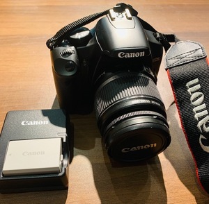 美品　動作品★ Canon キャノン Canon EOS Kiss X2 Canon EF-S 18-55mm 1:3.5-5.6 IS　付属：　予備バッテリー　Paullカメラバッグ