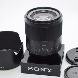 良品★SONY ソニー ZEISS Planar T* FE 50mm F1.4 ZA SEL50F14Z★レンズフード付の画像1