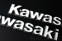 MAD MAX KAWASAKI カワサキ エンブレム ホワイト 左右セット 2枚 初期型/ ネジピッチ122mm ショートピッチ (O91-2204) タンクエンブレム_画像2
