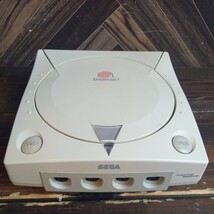 S1248 現状品 SEGA セガ ドリームキャスト ドリームキャスト本体 ジャンク 本体のみ レトロ Dreamcast 部品取り カスタム用 送料一律1040円_画像1