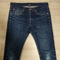 A.P.C. アーペーセー プチ スタンダード ボトムス ジーンズ デニムパンツ インディゴ 赤耳 サイズ 29 ボタンフライ マカオ製 人気 定番_画像3