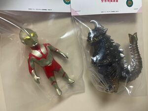 MAXTOY シン・ウルトラマン ゴールド メタリック ゴメス　2点セット　東京 コミコン sofvi ソフビ 