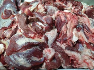 イノシシ、、 猪肉 切り落とし1kg