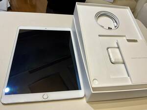 【美品】Apple(アップル) iPad Pro 10.5インチ 512GB シルバー MPGJ2J/A Wi-Fi 保護カバー付き