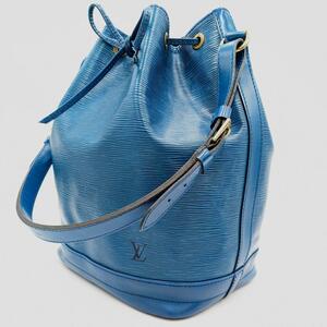 【美品】LOUIS VUITTON ノエ エピ ショルダーバッグ ブルー 青 肩掛け 巾着 バケツ型 肩掛け 大容量 ワンショルダー ルイ ヴィトン 正規品