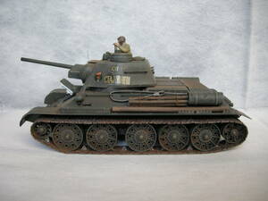 【プラモデル 完成品 1/35　WWⅡ　ソ連軍　中戦車 T-34/76 1943年】