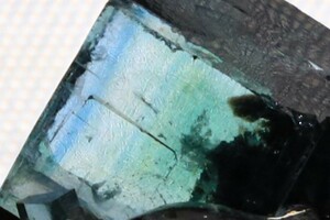 最高に超キレイな透明感! ブルー&グリーンのゾーニング美 キューブの宝石 天然 フローライト 5g 天然石 結晶 鉱物 標本 原石 コレクション