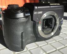 OLYMPUS E-300 本体のみ デジタル一眼レフ 動作未確認 2005年 オリンパス E300 デジタルカメラ 一眼レフ デジカメ デジタル一眼_画像1