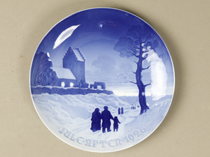 NLTJ ビングオーグレンダール B&G 1926年 クリスマスに教会に行く人々 イヤープレート 飾り皿