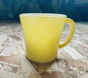 70' vintage Glasbake D Handle Mug◆ビンテージグラスベイクDハンドルマグ◇yellow◆MADE IN USA◆当時レアミルクグラス