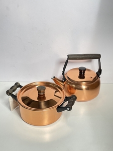 ● コレクター必見 未使用 銅製 鍋 両手鍋 ケトル ヤカン やかん 湯沸 ウッドハンドル 調理器具 元箱 tk455