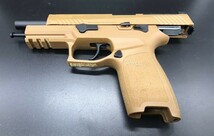 『1円〜最落無し』新品・未使用品SIG SAUER ProForce M17 CO2 GBB タンカラー_画像5