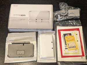 Nintendo 3DS 中古美品　任天堂 CTR アイスホワイト　ニンテンドー　ソフトオマケ付き