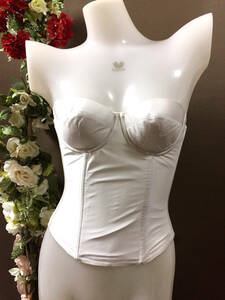 *。o♪【Triumphトリンプ TR080 Bustier2】補正 ノンレース ブライダルビスチェ*B70