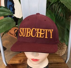 SUBCIETY／スナップバックキャップ／ワインレッド／メンズフリーサイズ(約57〜60㌢)