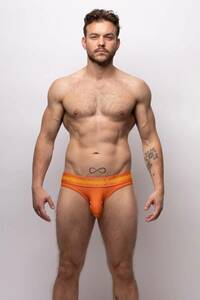 即決新品 Sukrew Classic Brief オレンジ Jaffa Orange 現品表記サイズ M スクリュー ビキニブリーフ 橙色