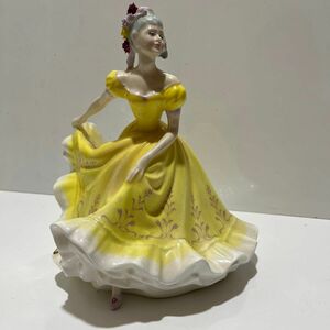 最安値 ロイヤルドルトン社 アンティークフィギュリン 置物 陶器人形 少女 人形 アンティーク 陶器
