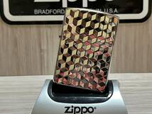 大量出品中!【希少】新品未使用 2015年製 Zippo Armor 'Geometric Pattern' 両面加工 幾何学模様 アーマー ジッポー 喫煙具 オイルライター_画像3