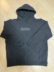 【★1円スタート★】Supreme KAWS Chalk Logo Hooded Sweatshirt Black サイズXL