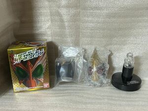 ◇ ライダーマスクコレクション 仮面ライダー ブレイド キングフォーム 発光台座 ◇ マスコレ 