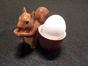 クエイルセラミックス★Squirrel with Egg Cup★リス★エッグスタンド★Quail Ceramics★