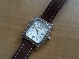  superior article good design FOLLI FOLLIE Folli Follie Stone bezel Date silver quarts lady's wristwatch 