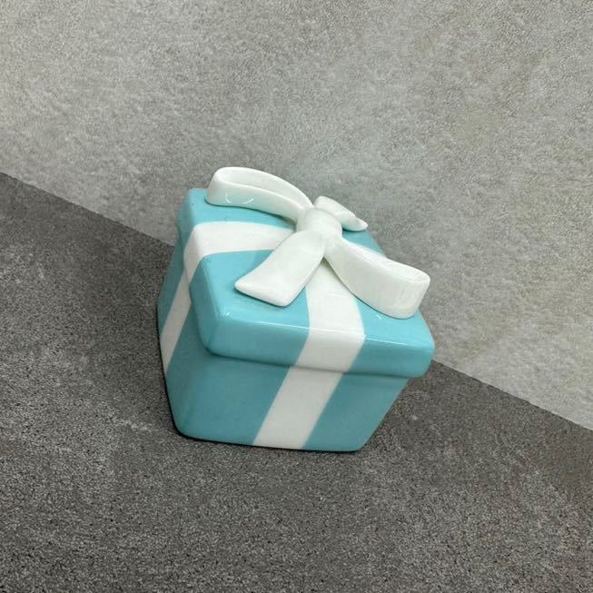 大流行中！ 美品 Tiffany&Co. 小物入れ 陶器製 ホリデー ティファニー