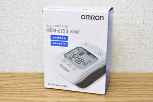 【未使用/開封済】OMRON オムロン 手首式 血圧計 HEM-6230 ヘルスケア 測定器 3H444