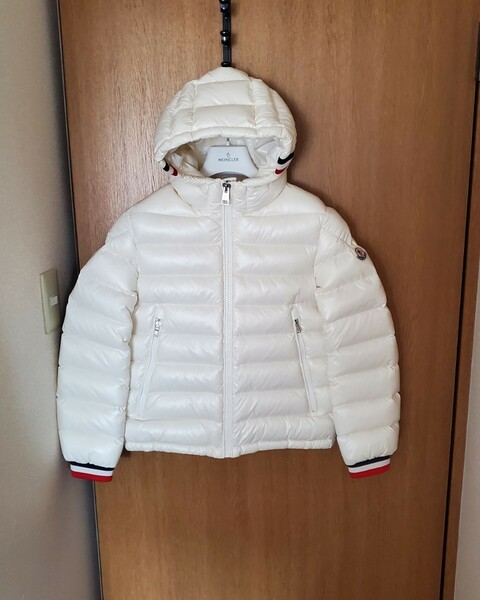 モンクレール【新品同様】ALBERIC キッズ152㎝（大人も） ホワイト ジャパンタグ MONCLER 