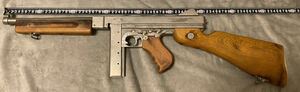 モデルガン THOMPSON SUBMACHINE GUN MFG HUDSON トンプソン サブマシンガン 木製ストック