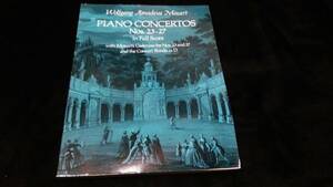 フルスコア)輸入楽譜 指揮者用大型スコア モーツァルト ピアノ協奏曲集 (第23,24,25,26,27番)