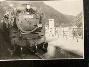 昭和鉄道写真：中央西線定光寺駅のD51 826[名古屋]。1960年頃撮影。5.5×7.7㎝。