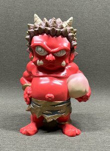 . under peace .. figure red .MOMOTARO Figure popular author rare objet d'art solid peach Taro 