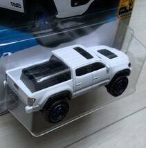 箱発送　★　ホットウィール　ベーシック　'20 トヨタ タコマ　★　1/64 ミニカー　★　Hot Wheels　★　'20 TOYOTA TACOMA　★　新品_画像4