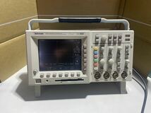 Tektronix TDS3034B OSCILLOSCOPE 300MHz、2.5GS/s DPO 通電確認のみ_画像1