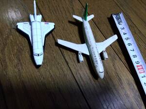 ｋ3　飛行機のおもちゃ　WELLY　NASA　中国雲南航空公司（タイヤ1個無し）　中古　金属ボディ